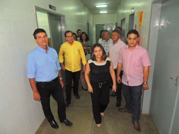 Prefeita e secretário de Saúde visitam instalações do SAMVIS e H. J. G. N - Imagem 5