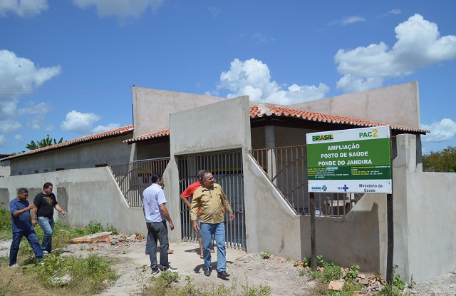 Bernildo Val visita obras em andamento por todo o município de Buriti dos Lopes