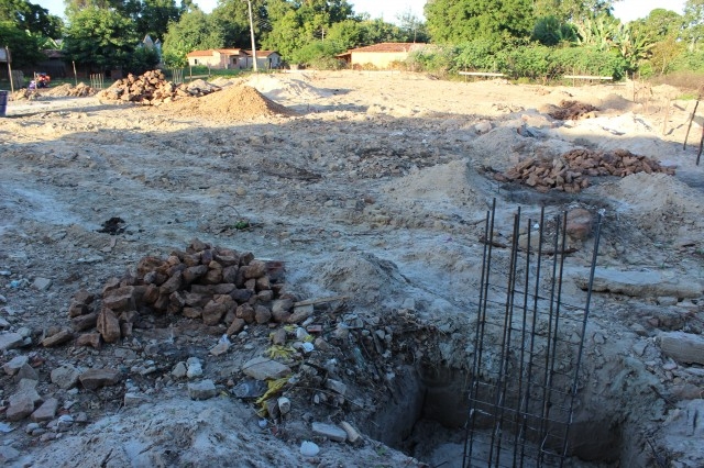 Obras de construção do ginásio poliesportivo em ritmo acelerado na zona rural de Miguel Alves - Imagem 5