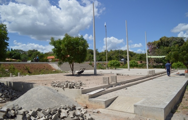 Bernildo Val visita obras em andamento por todo o município de Buriti dos Lopes - Imagem 3
