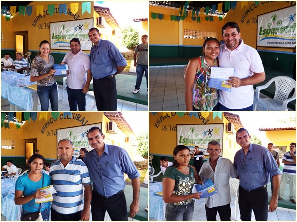 Prefeitura faz a entrega de cartões aos beneficiários do bolsa família em Esperantina