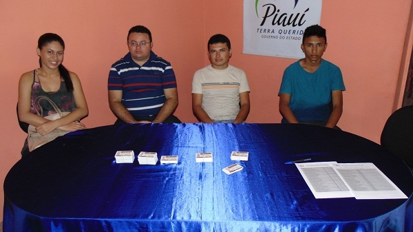 Em Santo Inácio lei da meia-entrada entra em vigor e alunos recebem sua primeira carteira  - Imagem 12