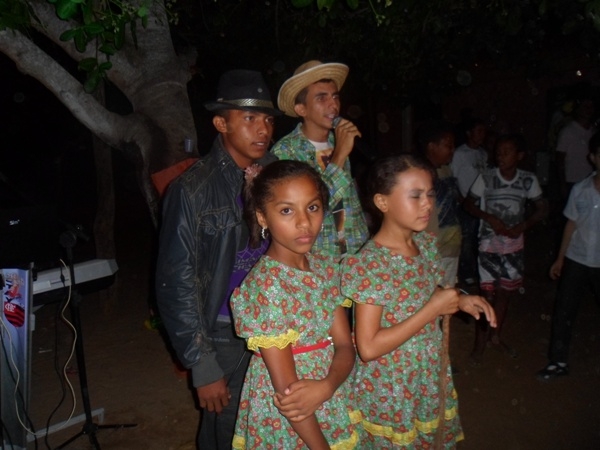 Quadrilha Remelexo da Roça realizou grande arraial - Imagem 10