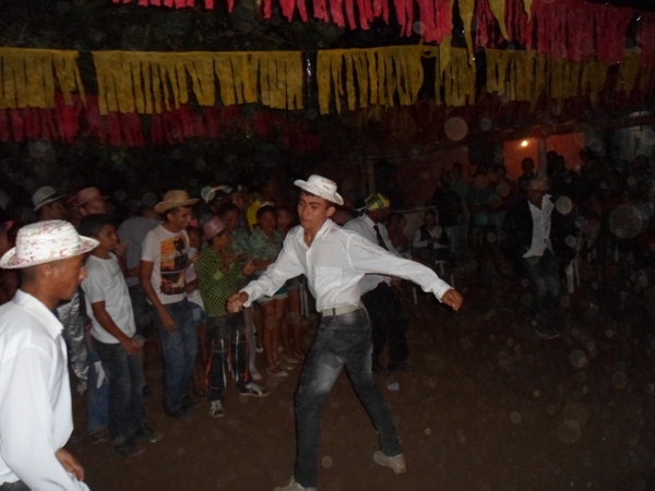 Quadrilha Remelexo da Roça realizou grande arraial - Imagem 17