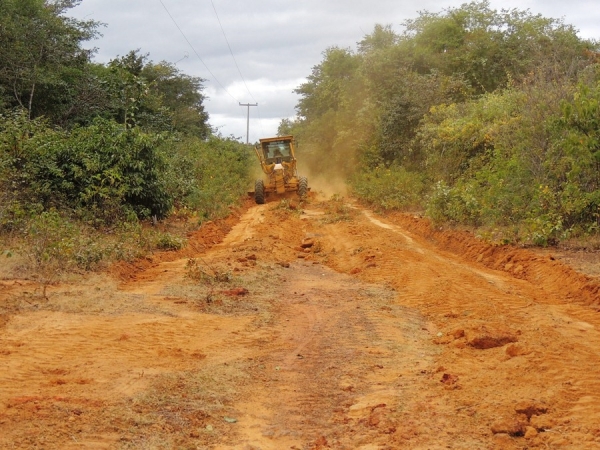 Prefeitura realiza sonho antigo de moradores com recuperação de estradas - Imagem 26