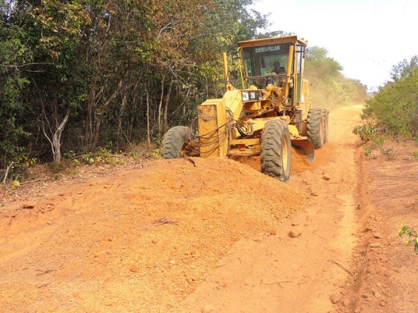 Prefeitura realiza sonho antigo de moradores com recuperação de estradas - Imagem 21
