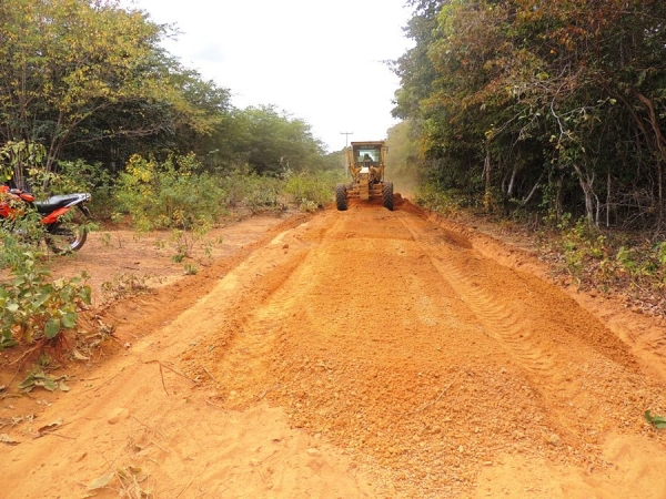Prefeitura realiza sonho antigo de moradores com recuperação de estradas - Imagem 24