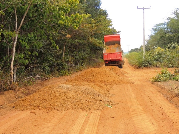Prefeitura realiza sonho antigo de moradores com recuperação de estradas - Imagem 31