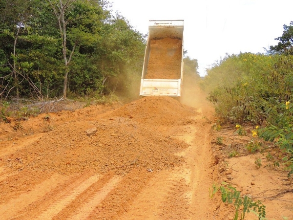 Prefeitura realiza sonho antigo de moradores com recuperação de estradas - Imagem 12