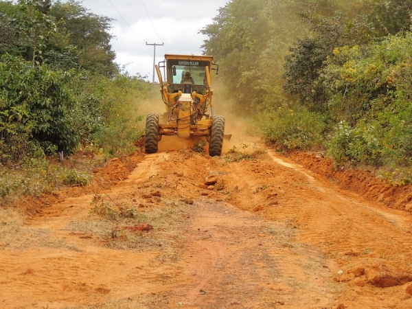 Prefeitura realiza sonho antigo de moradores com recuperação de estradas - Imagem 27