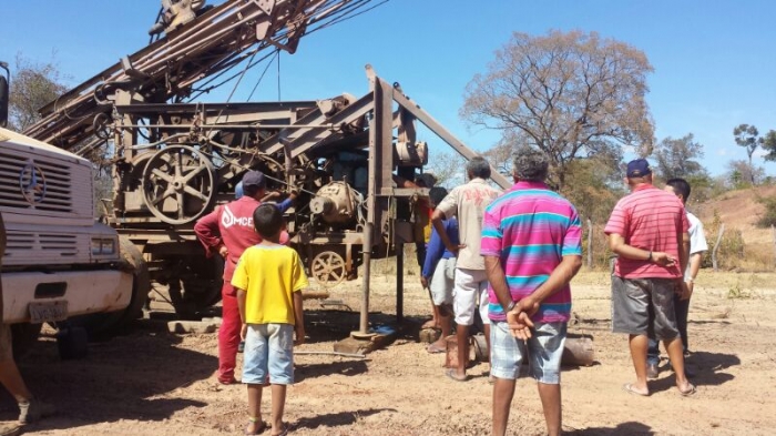 Povoado Estrelinha recebe poço artesiano da Prefeitura de Francisco Ayres. - Imagem 4