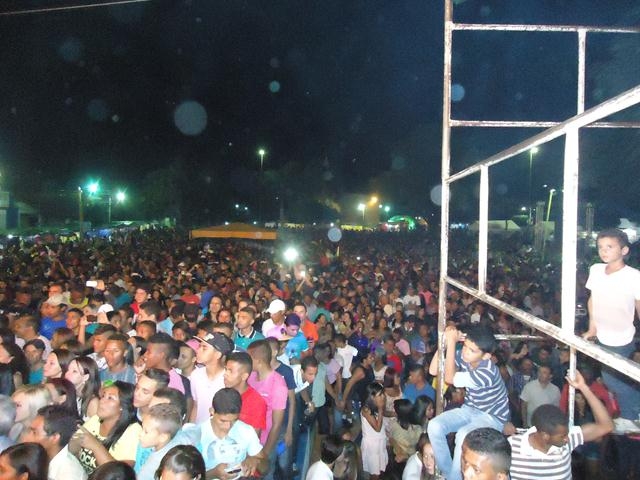Banda Desejo de Menina atraí Multidão na 1° Noite da XXXI Semana da Juventude - Imagem 181