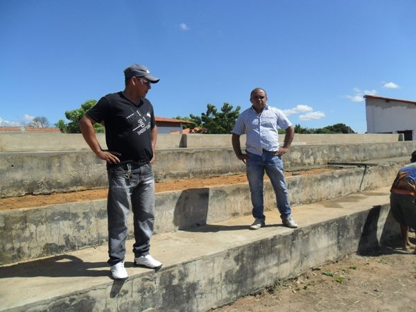 Prefeito e Secretario de Esporte Fazem Vistoria em Estádio  - Imagem 4