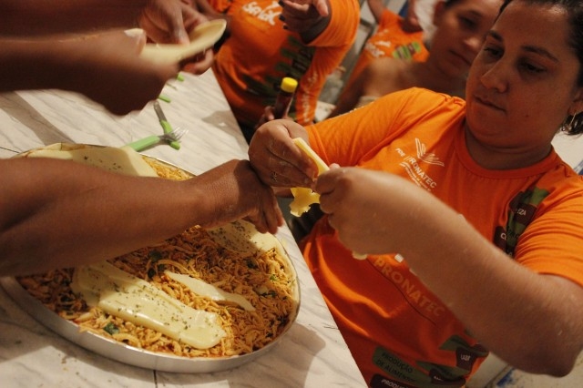 Prefeita Salete Rego visita alunos do PRONATEC em Miguel Alves - Imagem 2