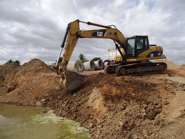 Bacia de contenção de enchentes é construída no Rio Surubim - Imagem 1