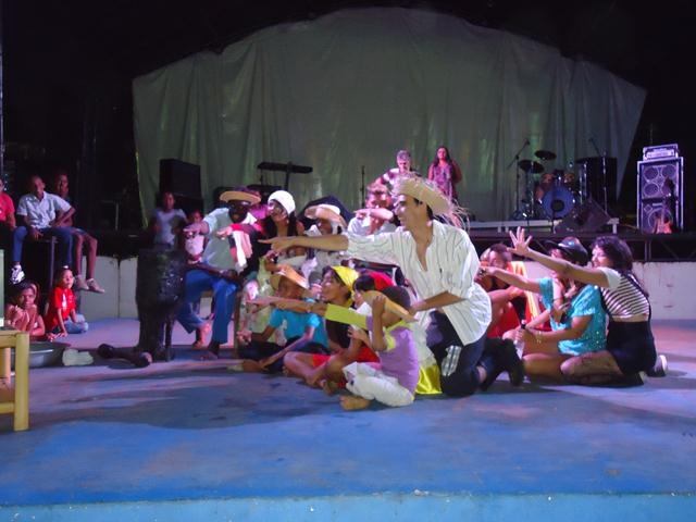 Quarta Romântica Finalizou o 4° dia da XXXI Semana Cultural da Juventude Ipiranguense - Imagem 94