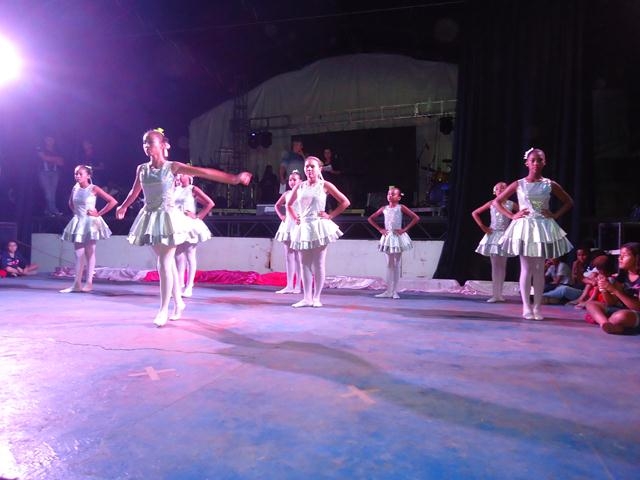 Na 3° Noite XXXI da Juventude Apresentações Artísticas Encantam o Público - Imagem 12