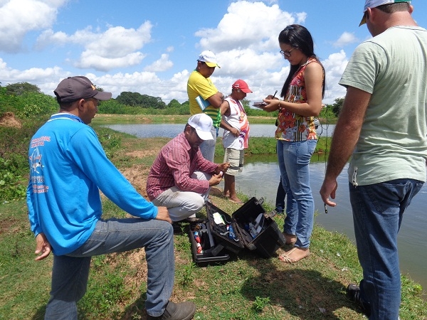 Secretário de Agricultura e especialista em Piscicultura realizam fisioquímica e biometria dos peixes - Imagem 6