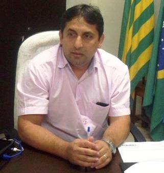 Prefeito Lourival Bezerra rompe o silêncio e afirma que está sendo alvo de perseguições