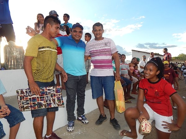 Fluminense sai na frente e garante 3 pontos na competição - Imagem 11