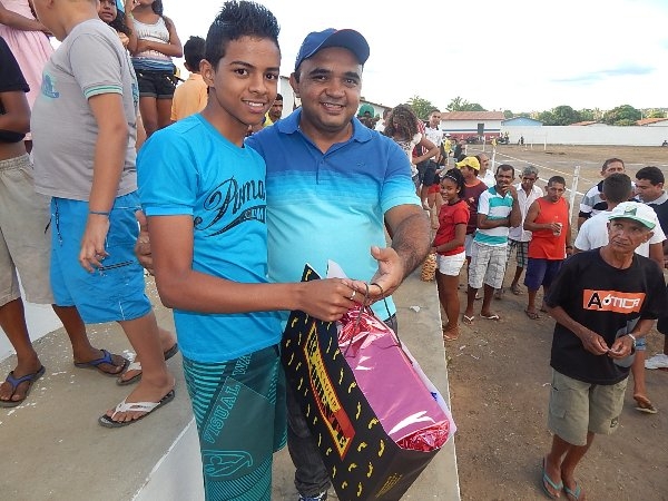 Fluminense sai na frente e garante 3 pontos na competição - Imagem 14