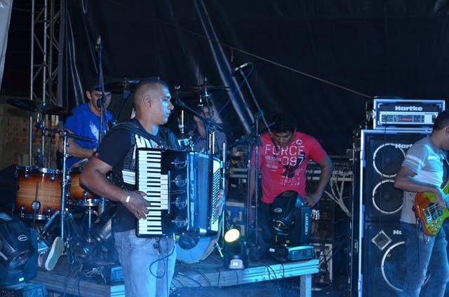 Banda Forró Sacode Colocou todo mundo Pra Dançar - Imagem 44