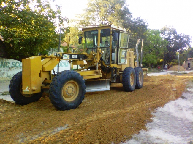 Prefeito recupera estrada da localidade São Jose dos Quirinos - Imagem 4
