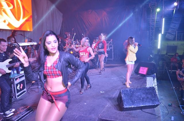 Banda Forró Sacode Colocou todo mundo Pra Dançar - Imagem 124