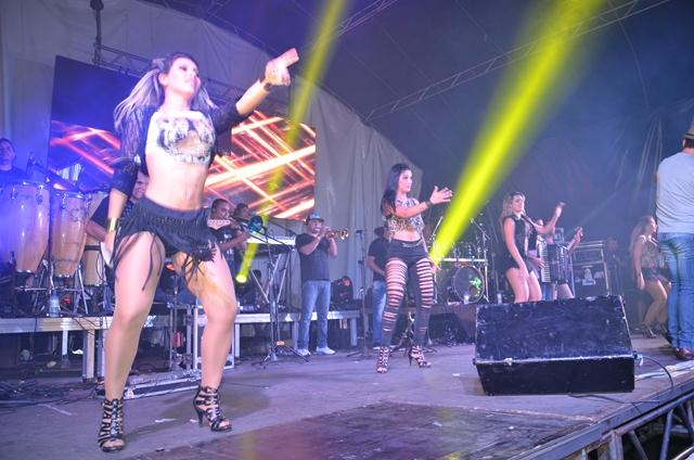 Banda Forró Sacode Colocou todo mundo Pra Dançar - Imagem 166