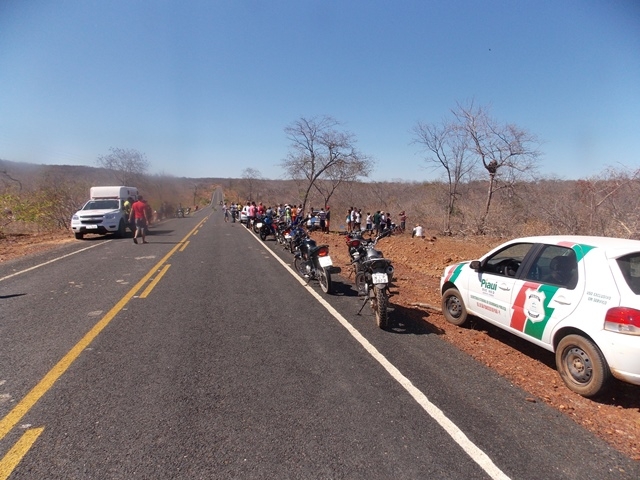 Motorista sai da pista bate em árvore e morre na PI-119 - Imagem 32