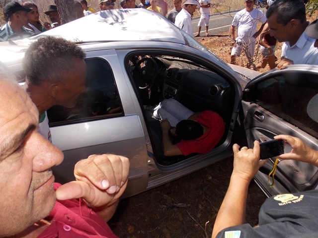 Motorista sai da pista bate em árvore e morre na PI-119 - Imagem 22