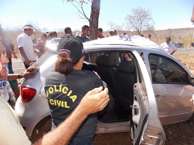 Motorista sai da pista bate em árvore e morre na PI-119 - Imagem 23