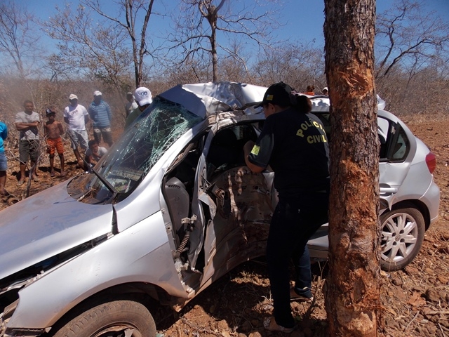 Motorista sai da pista bate em árvore e morre na PI-119 - Imagem 24