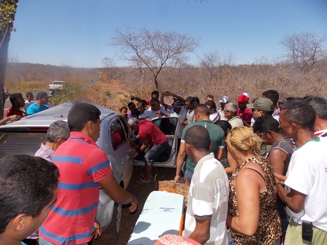 Motorista sai da pista bate em árvore e morre na PI-119 - Imagem 15