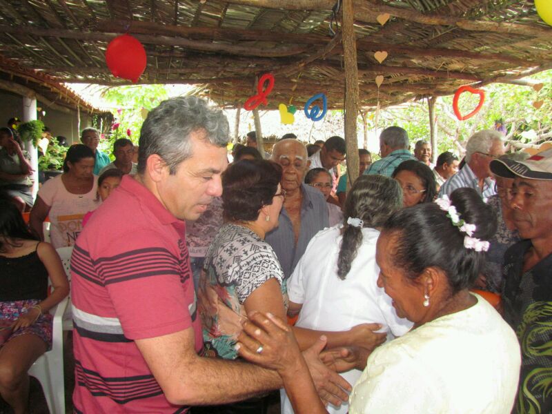 Prefeito Edílson Capote participou de Missa na localidade Mimosos