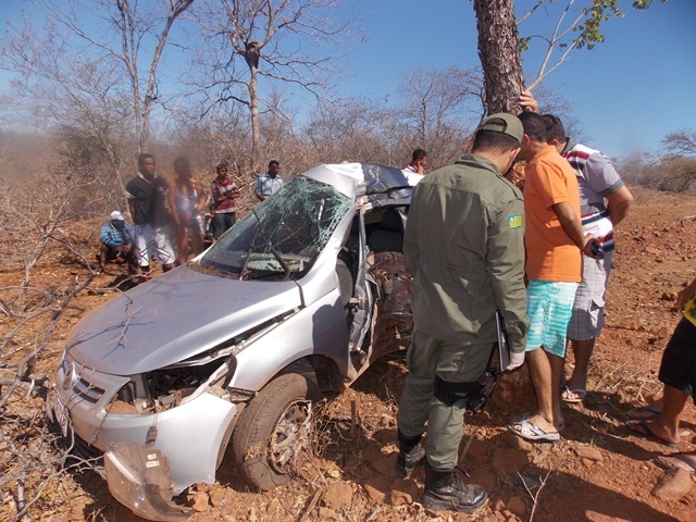 Motorista sai da pista bate em árvore e morre na PI-119 - Imagem 36