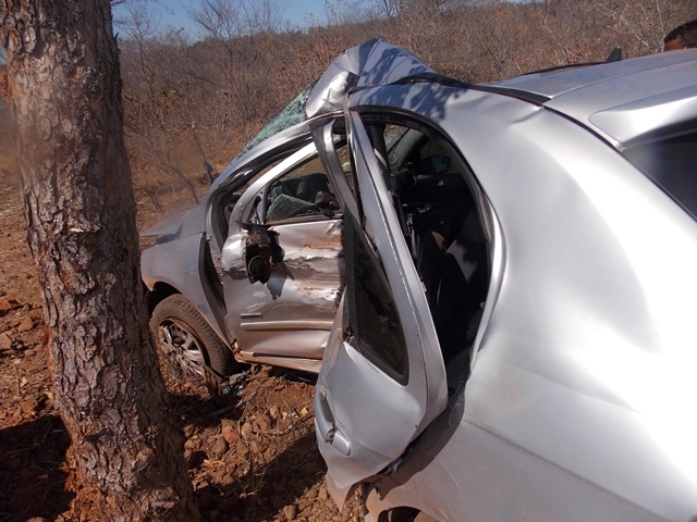 Motorista sai da pista bate em árvore e morre na PI-119 - Imagem 28