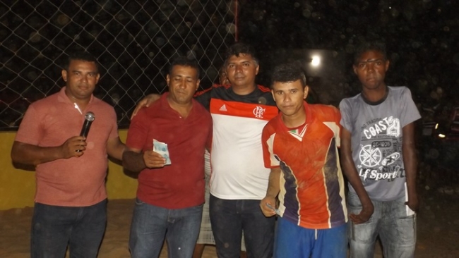 Prefeito Zé Henrique Inaugura dois abastecimento d’água e  quadra de areia poliesportiva no povoado Pereiros  - Imagem 2