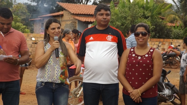 Prefeito Zé Henrique Inaugura dois abastecimento d’água e  quadra de areia poliesportiva no povoado Pereiros  - Imagem 9