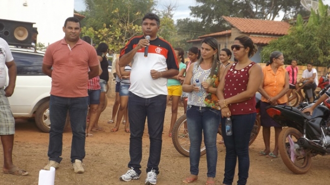 Prefeito Zé Henrique Inaugura dois abastecimento d’água e  quadra de areia poliesportiva no povoado Pereiros  - Imagem 7