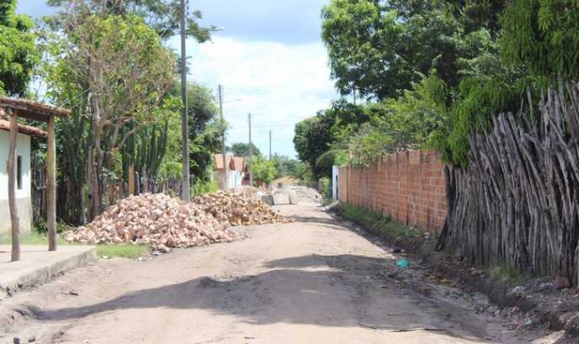 Prefeitura investe forte no calçamento e melhoramentos ruas em São João do Arraial - Imagem 3