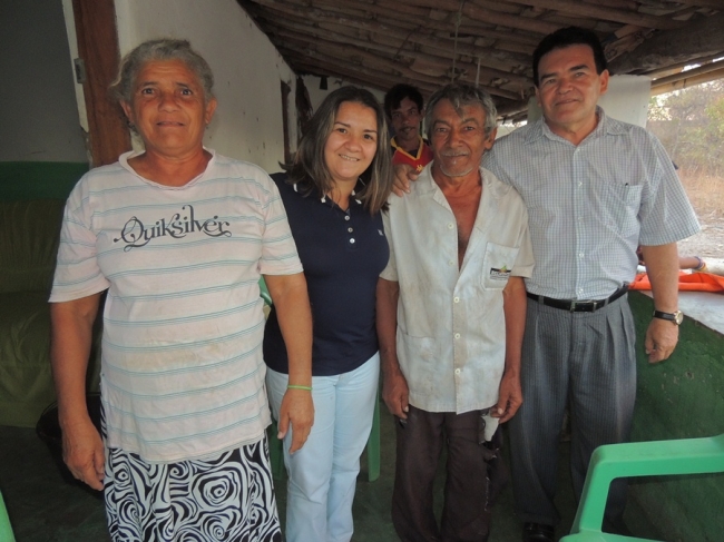 Prefeita Neuma Café visita comunidade a convite dos moradores - Imagem 11