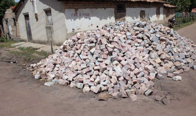 Prefeitura investe forte no calçamento e melhoramentos ruas em São João do Arraial - Imagem 4