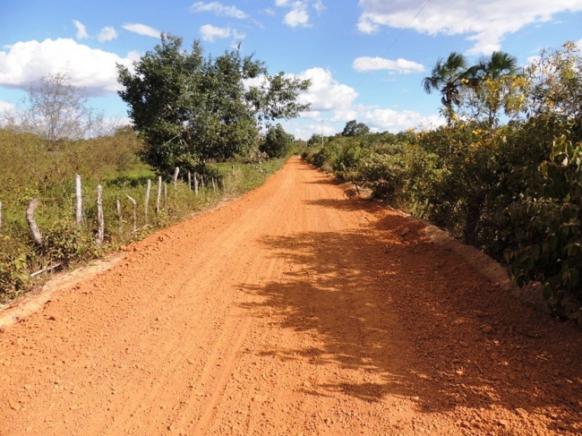 Prefeitura promove melhoria na estrada da Barroca - Imagem 2