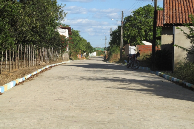Meio Fio e Calçada para Passeio estão sendo construida em Agricolândia - Imagem 10