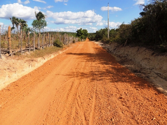Prefeitura promove melhoria na estrada da Barroca - Imagem 3