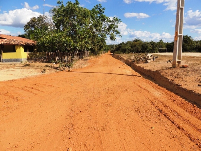 Prefeitura promove melhoria na estrada da Barroca - Imagem 4