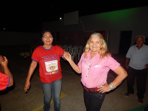 Assistência Social realiza festa para os Idosos - Imagem 8