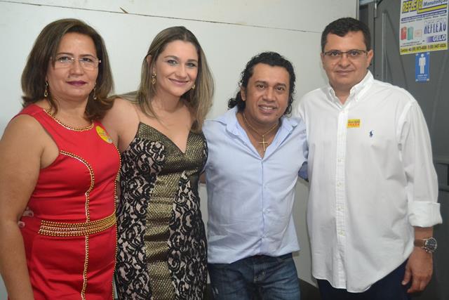 Solteirões do Forró e Cizinho levantam publico em Pimenteiras. Fotos 