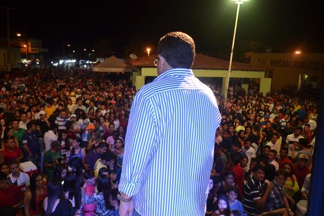 2ª noite do aniversario de Pimenteiras teve Forro dos Plays e Filé - Imagem 84